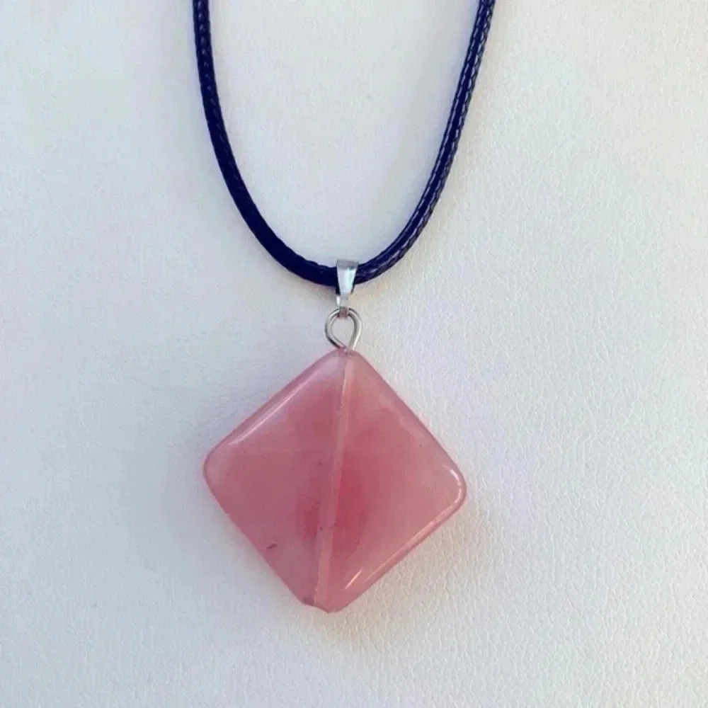Diamond Shape Cherry Quartz Stone Necklace NWT